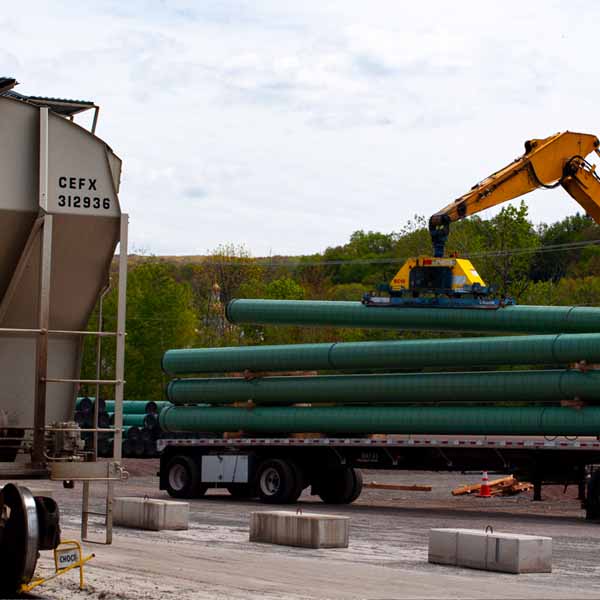 steel-lumber-pipe-transload-materials